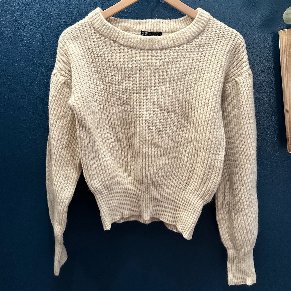 Zara Cream Ribbed Crewneck Sweater – Size L